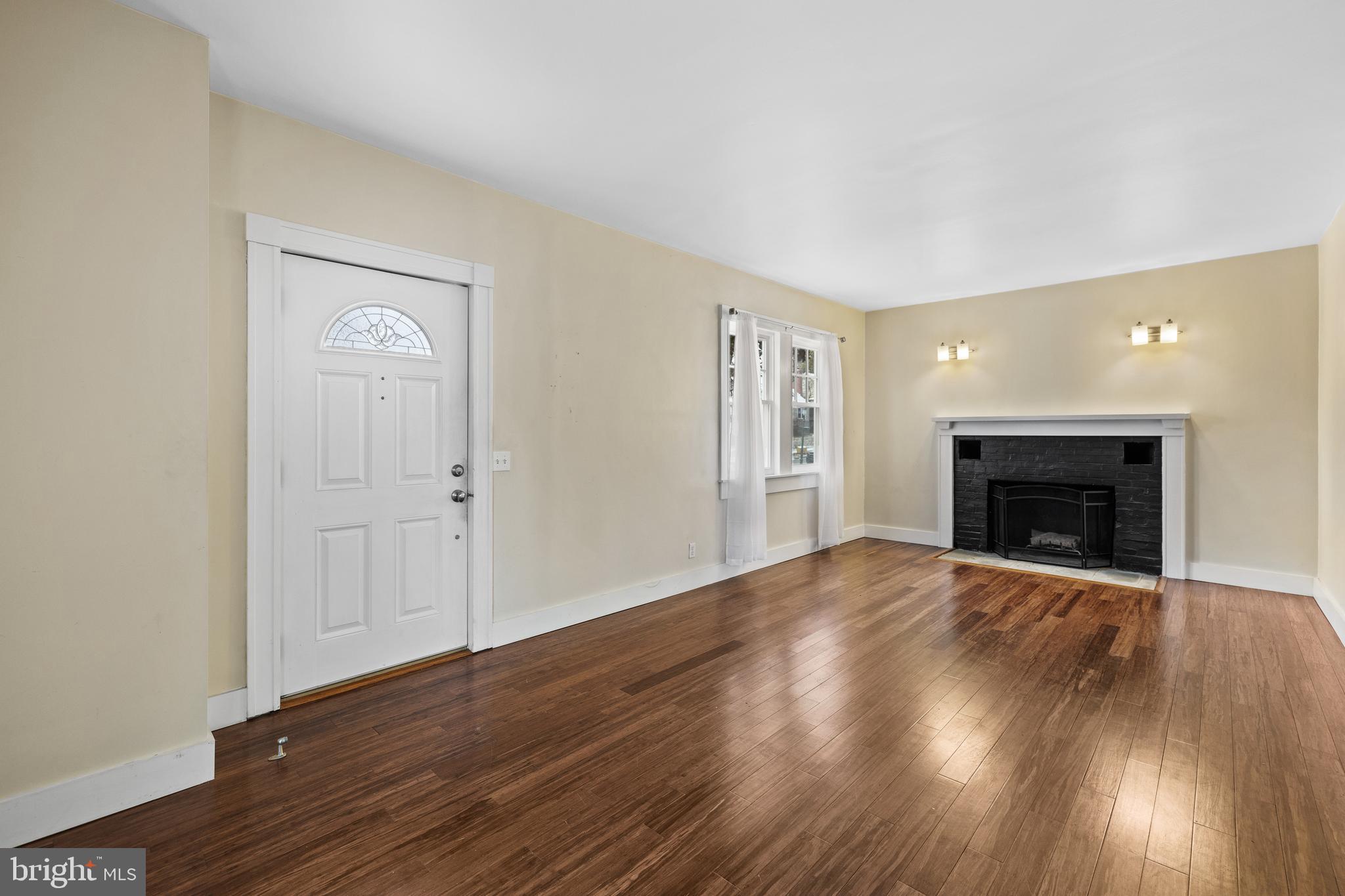 LAKE WALKER - Residential