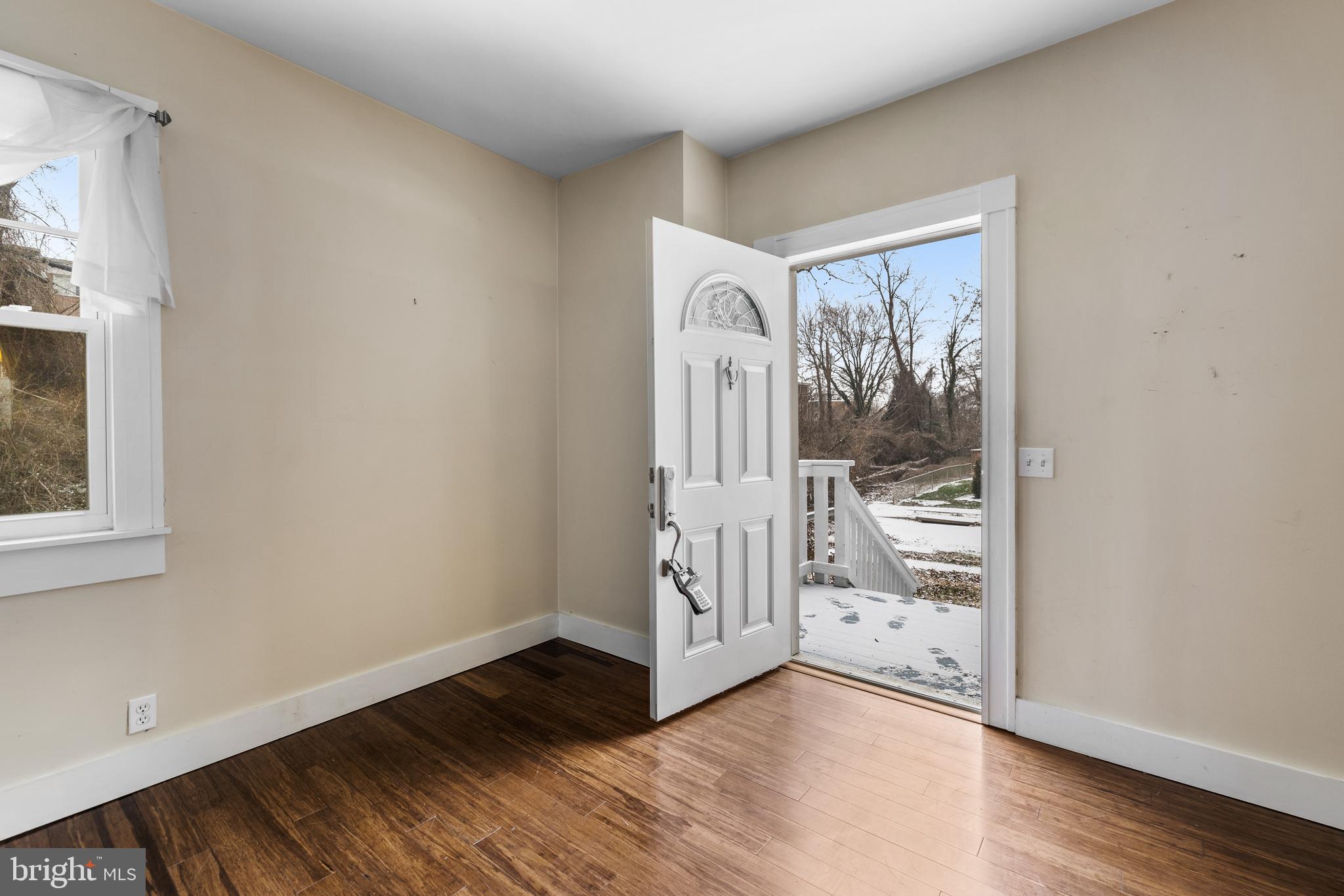 LAKE WALKER - Residential