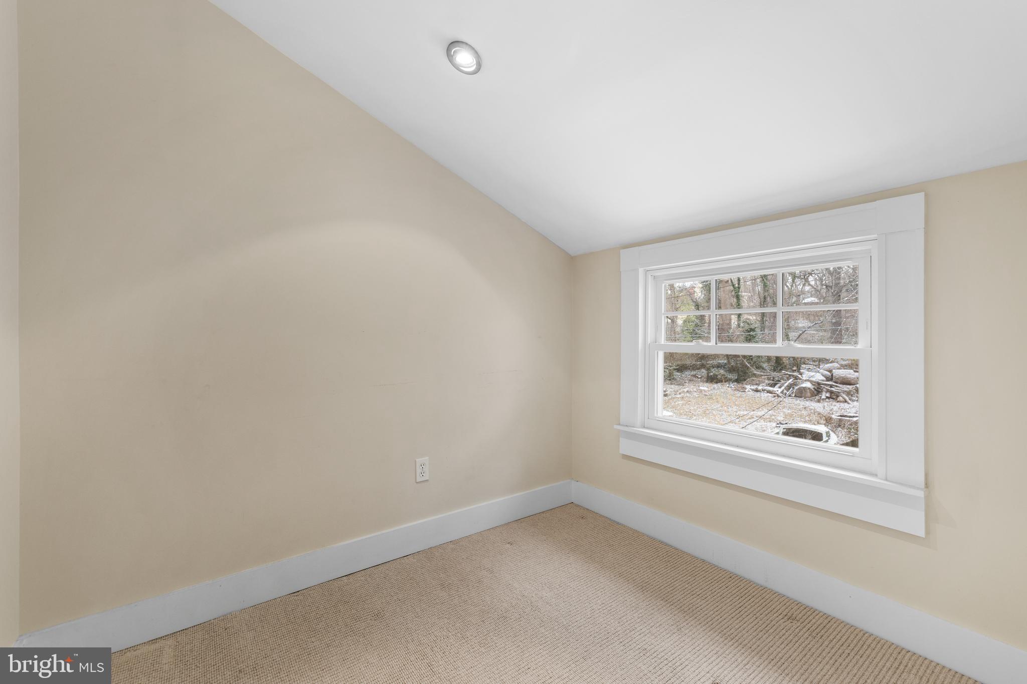 LAKE WALKER - Residential