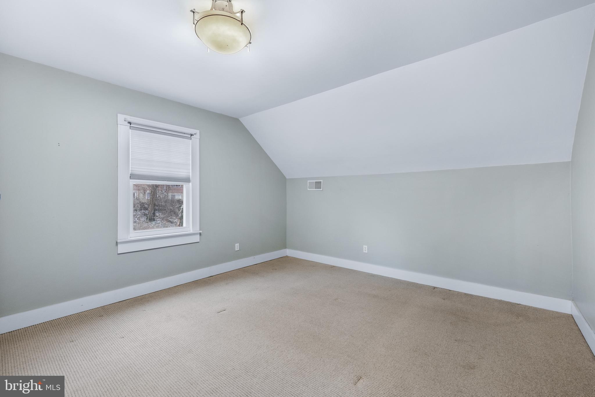 LAKE WALKER - Residential