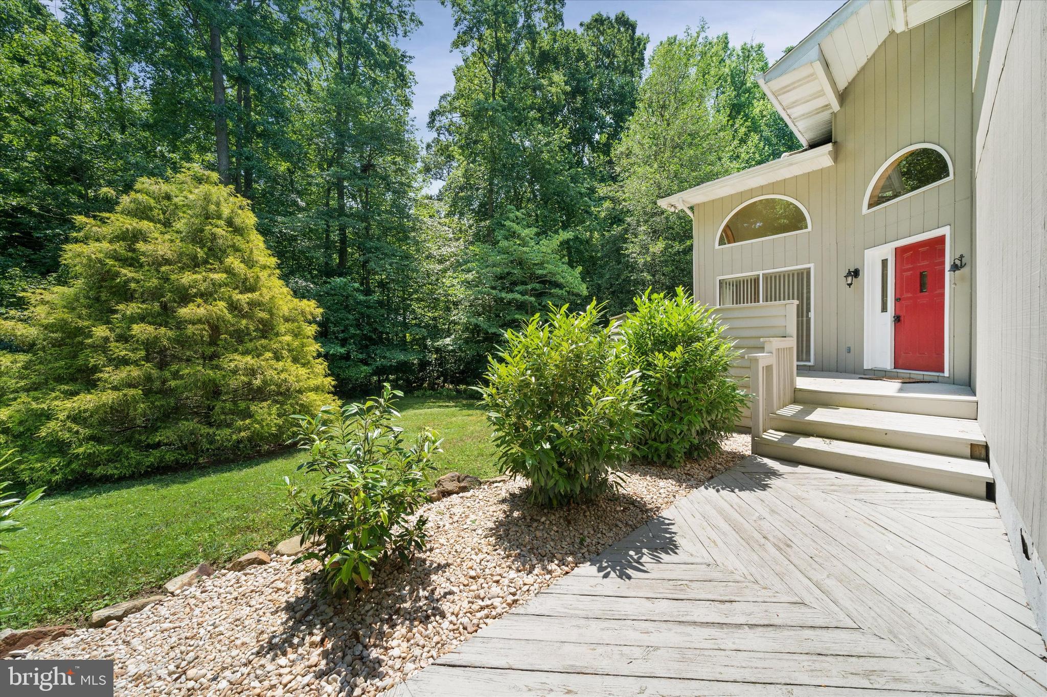 18 CANTERBURY COURT