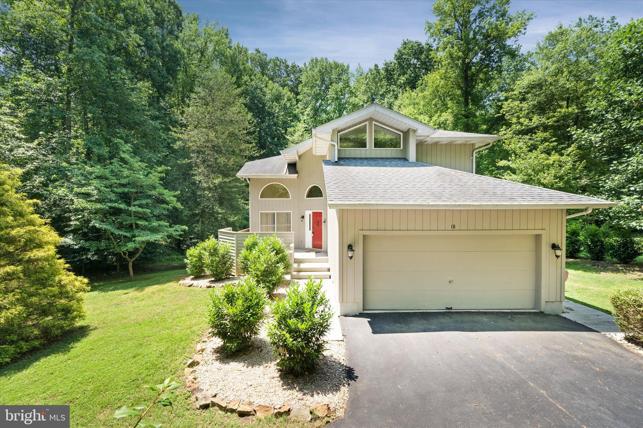 18 CANTERBURY COURT