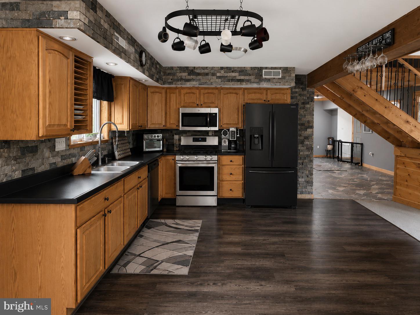 303 FLICKERWOOD
