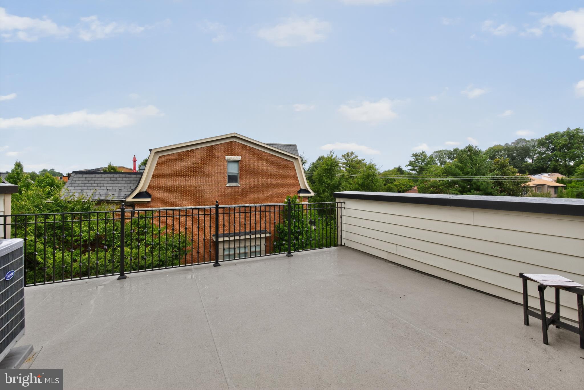 SYMPHONY PARK - Residential