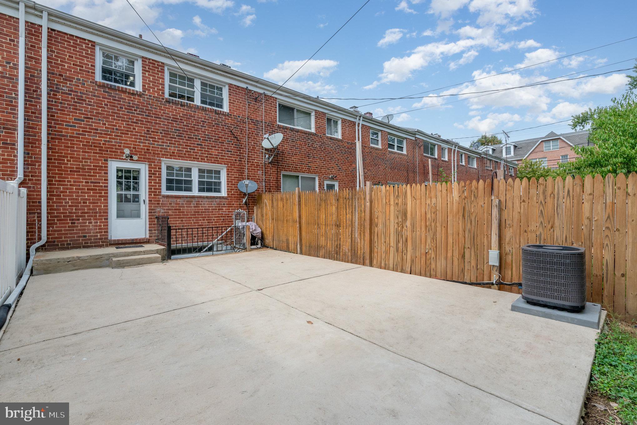 HOES HEIGHTS - Residential