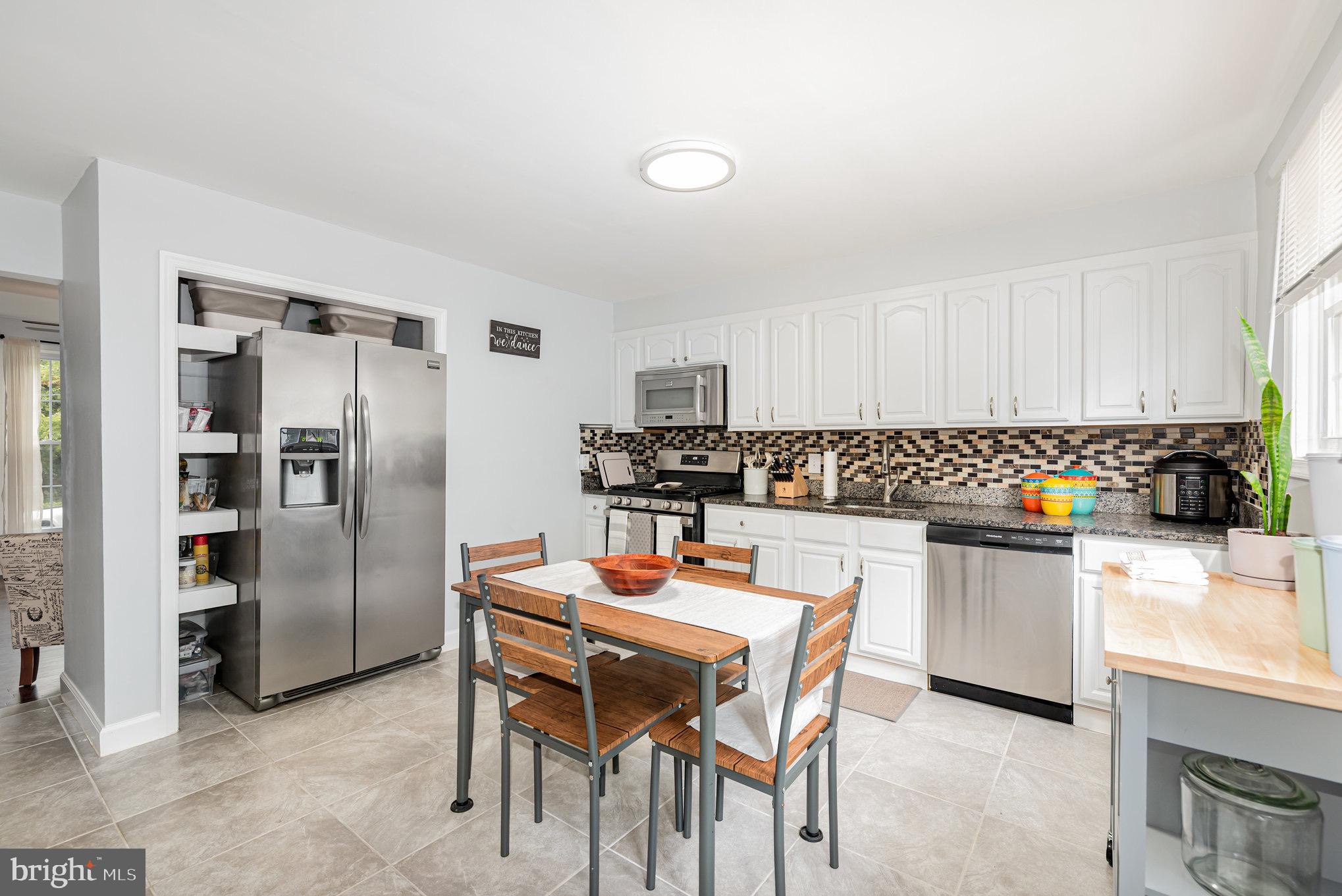 HOES HEIGHTS - Residential