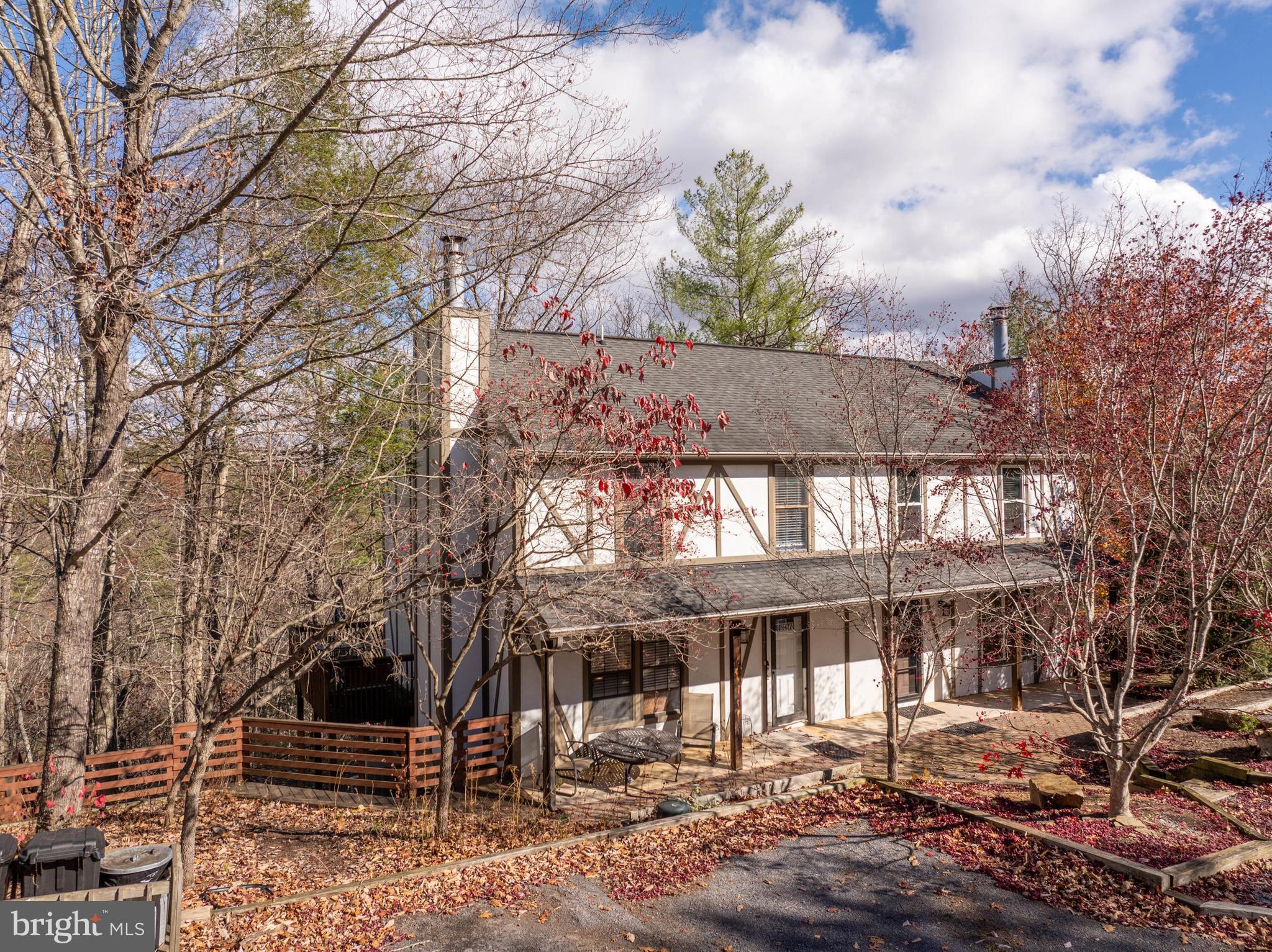 LAKEVIEW PEDESTAL HOMES - Residential