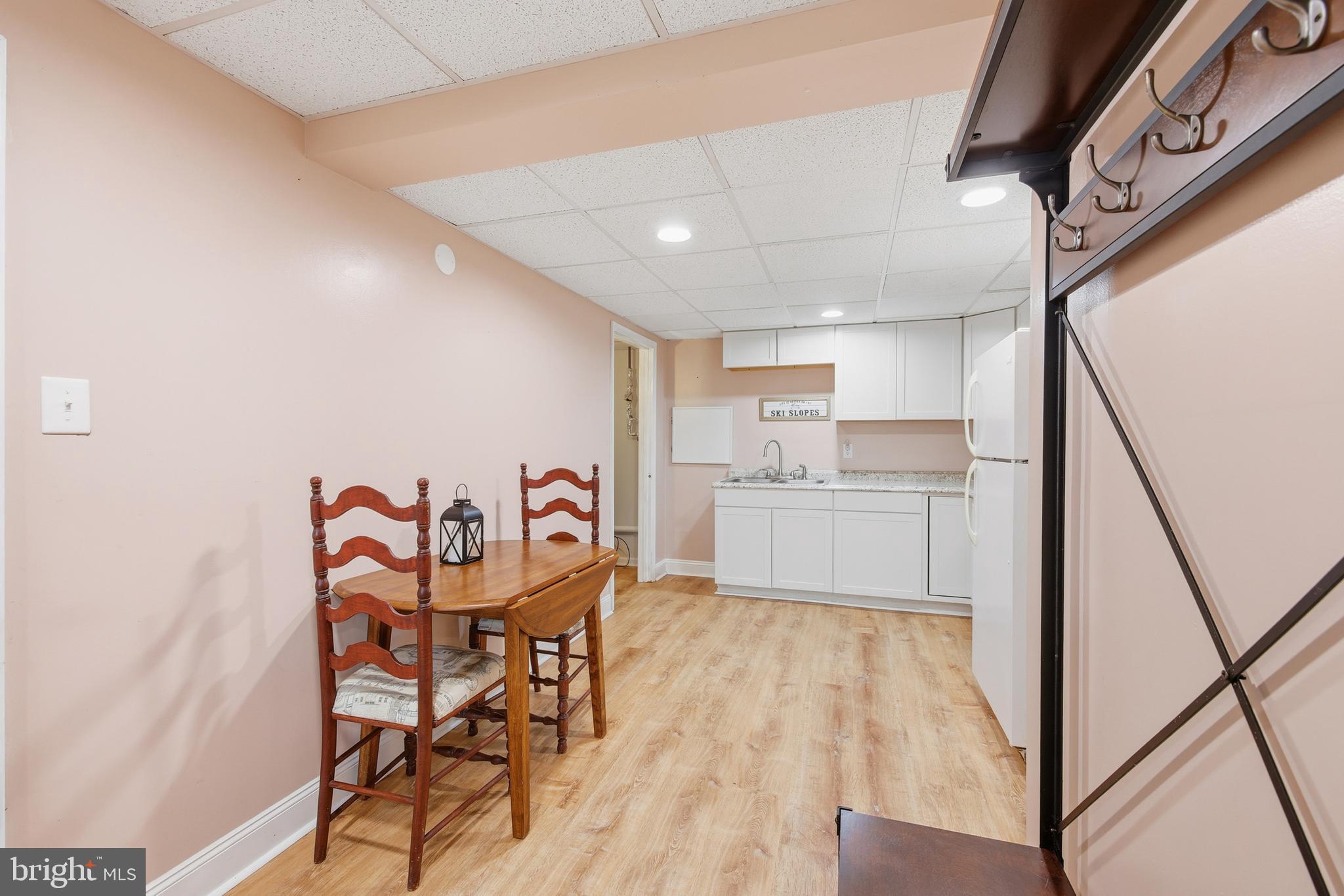 LAKEVIEW PEDESTAL HOMES - Residential