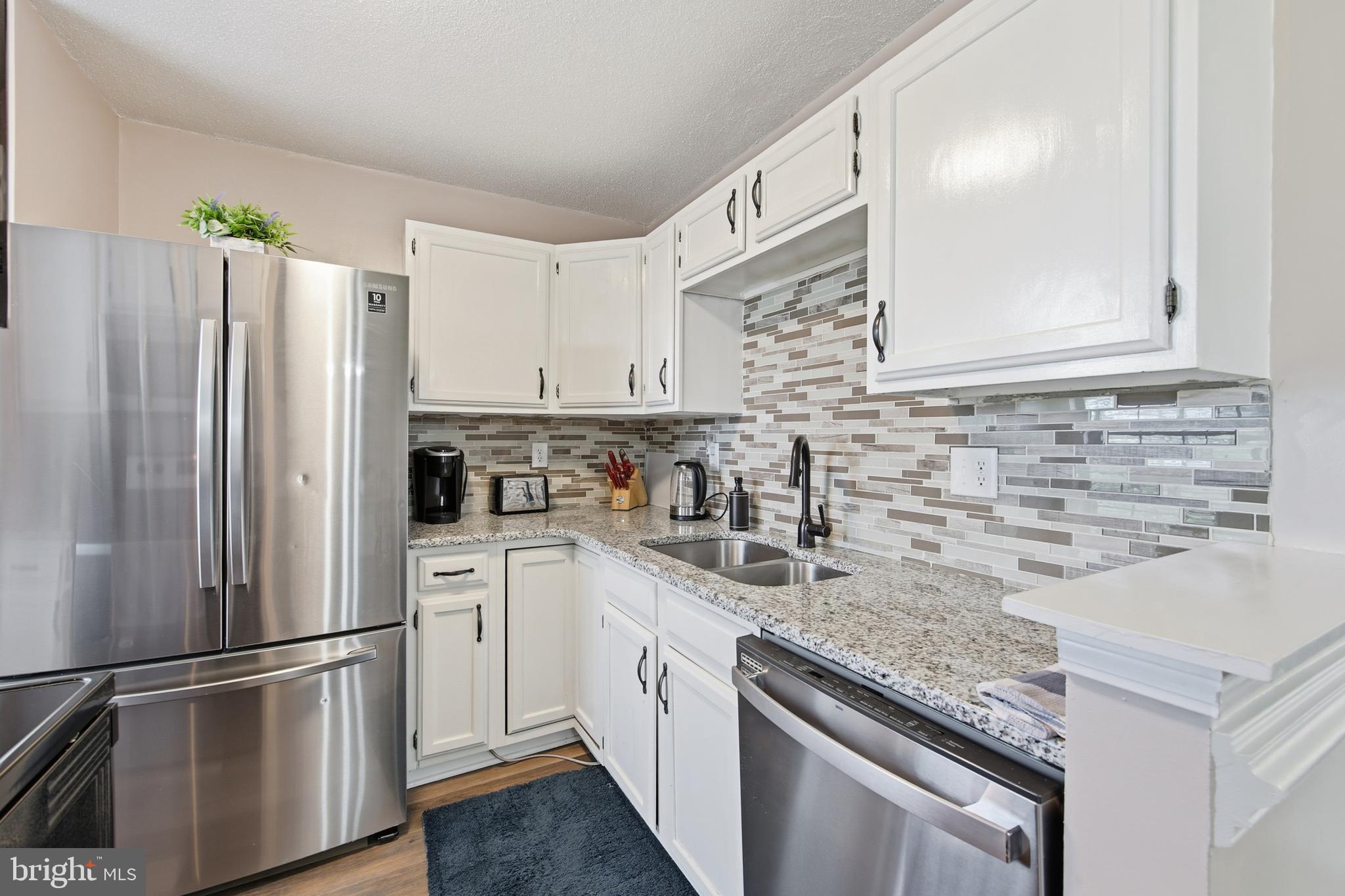 LAKEVIEW PEDESTAL HOMES - Residential