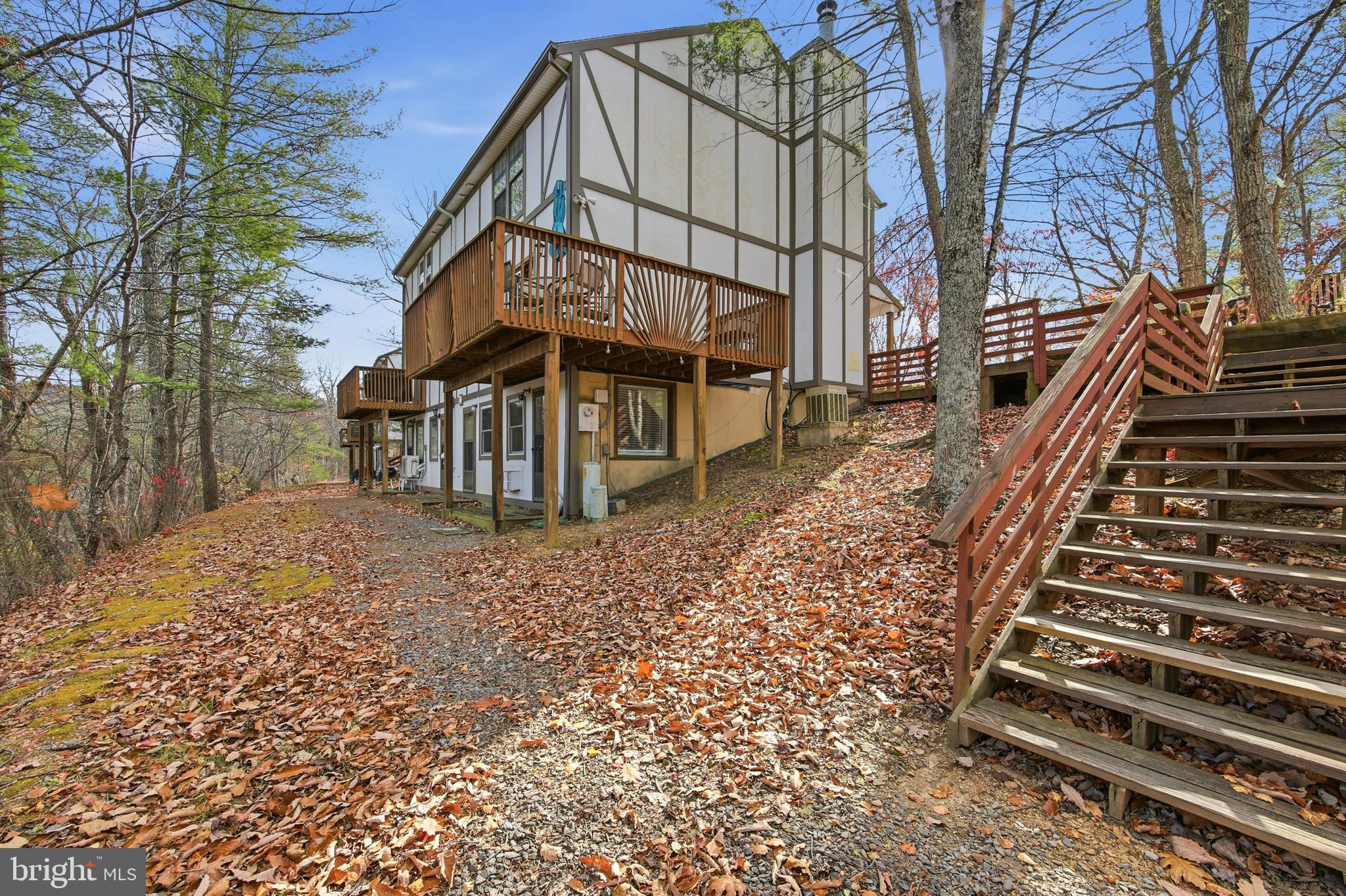 LAKEVIEW PEDESTAL HOMES - Residential