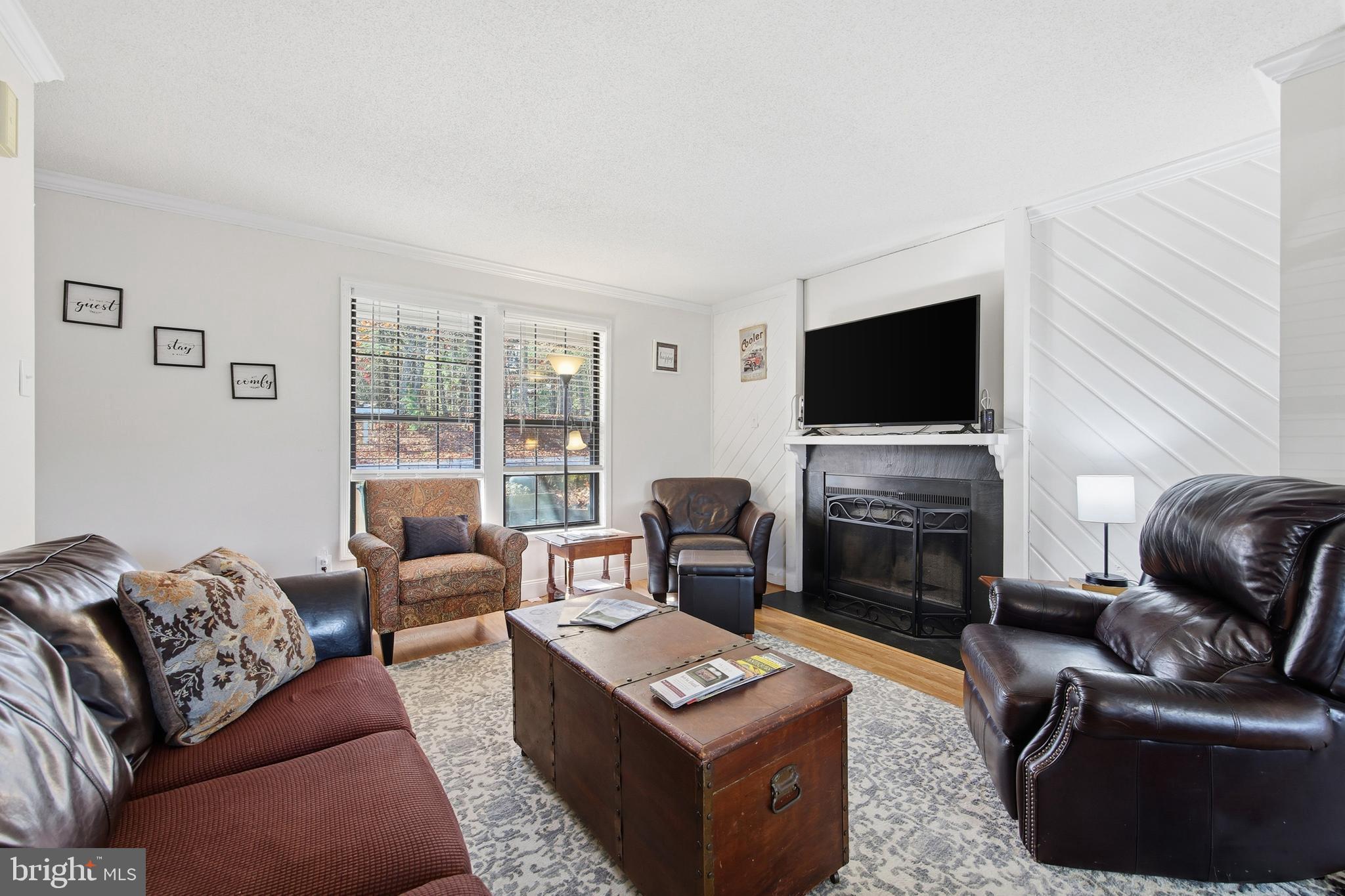 LAKEVIEW PEDESTAL HOMES - Residential