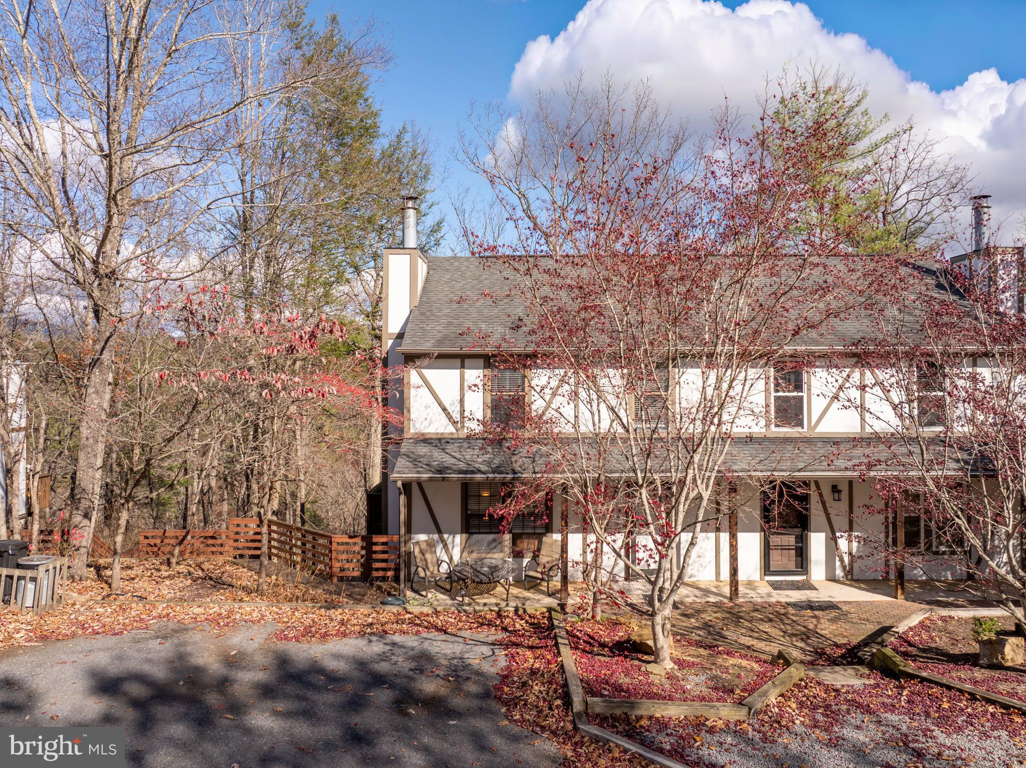 LAKEVIEW PEDESTAL HOMES - Residential