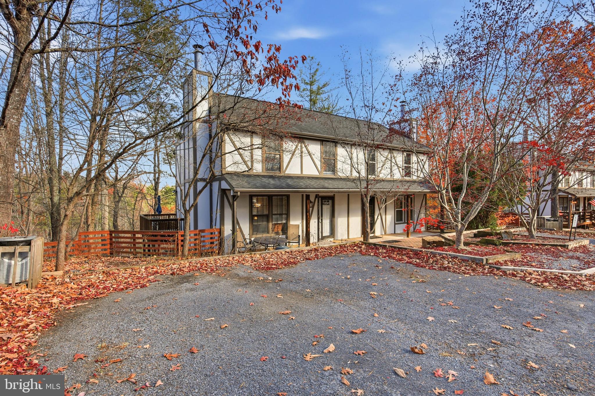 LAKEVIEW PEDESTAL HOMES - Residential