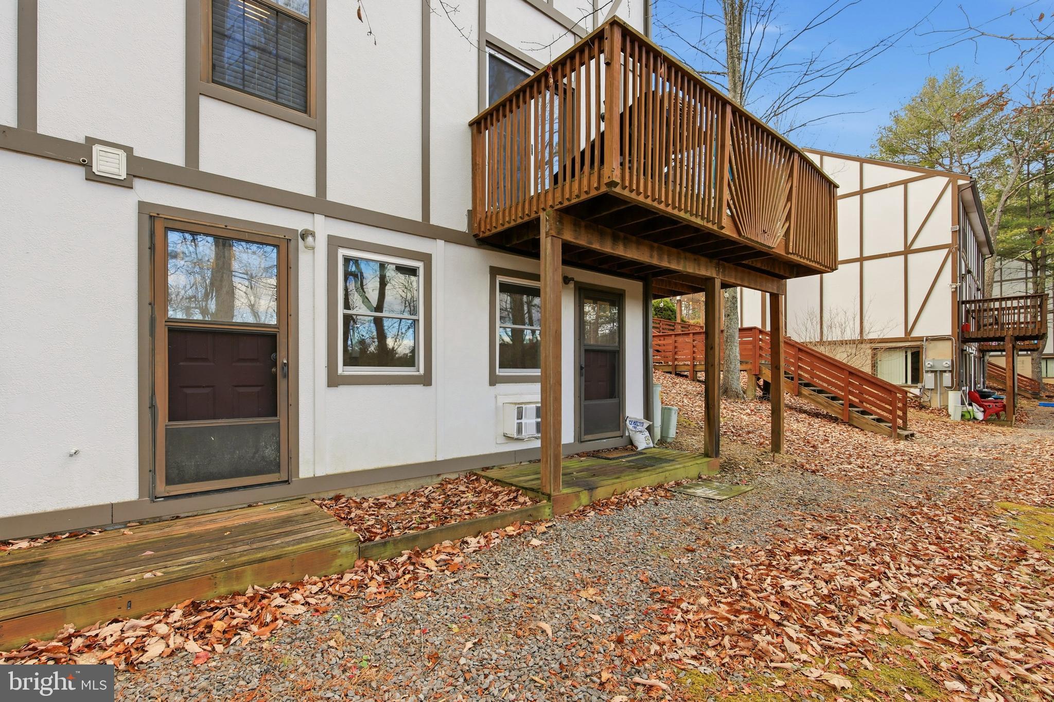 LAKEVIEW PEDESTAL HOMES - Residential