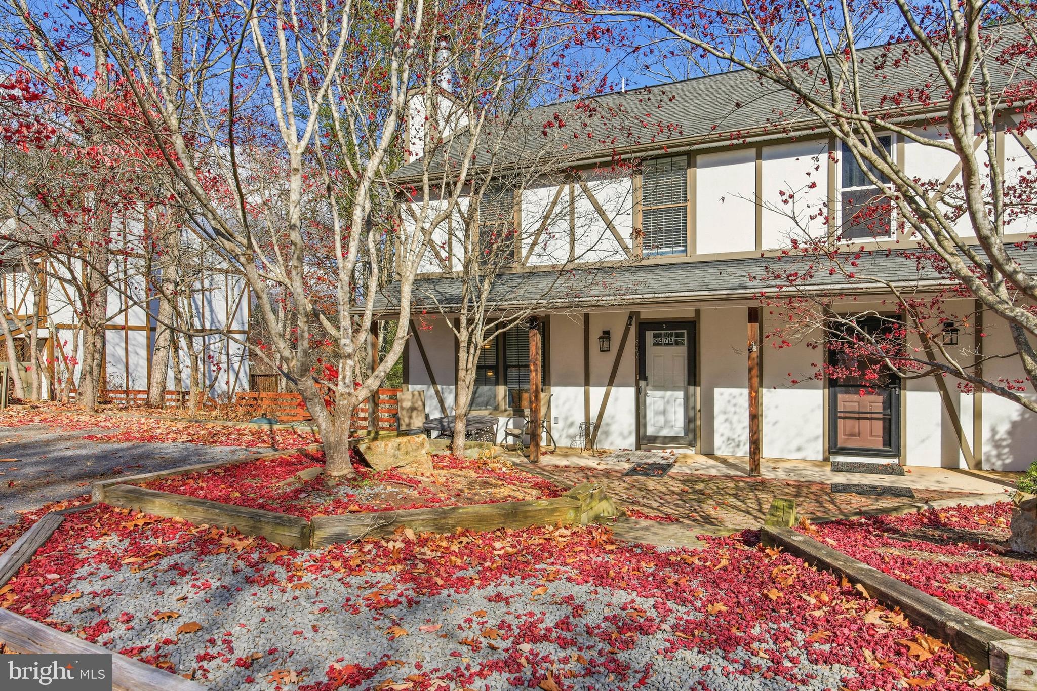 LAKEVIEW PEDESTAL HOMES - Residential