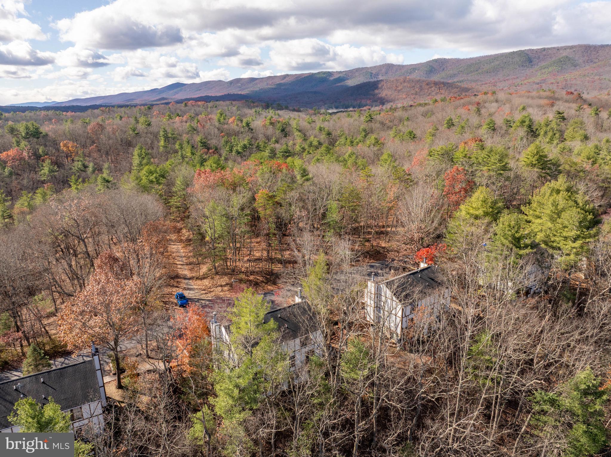 LAKEVIEW PEDESTAL HOMES - Residential