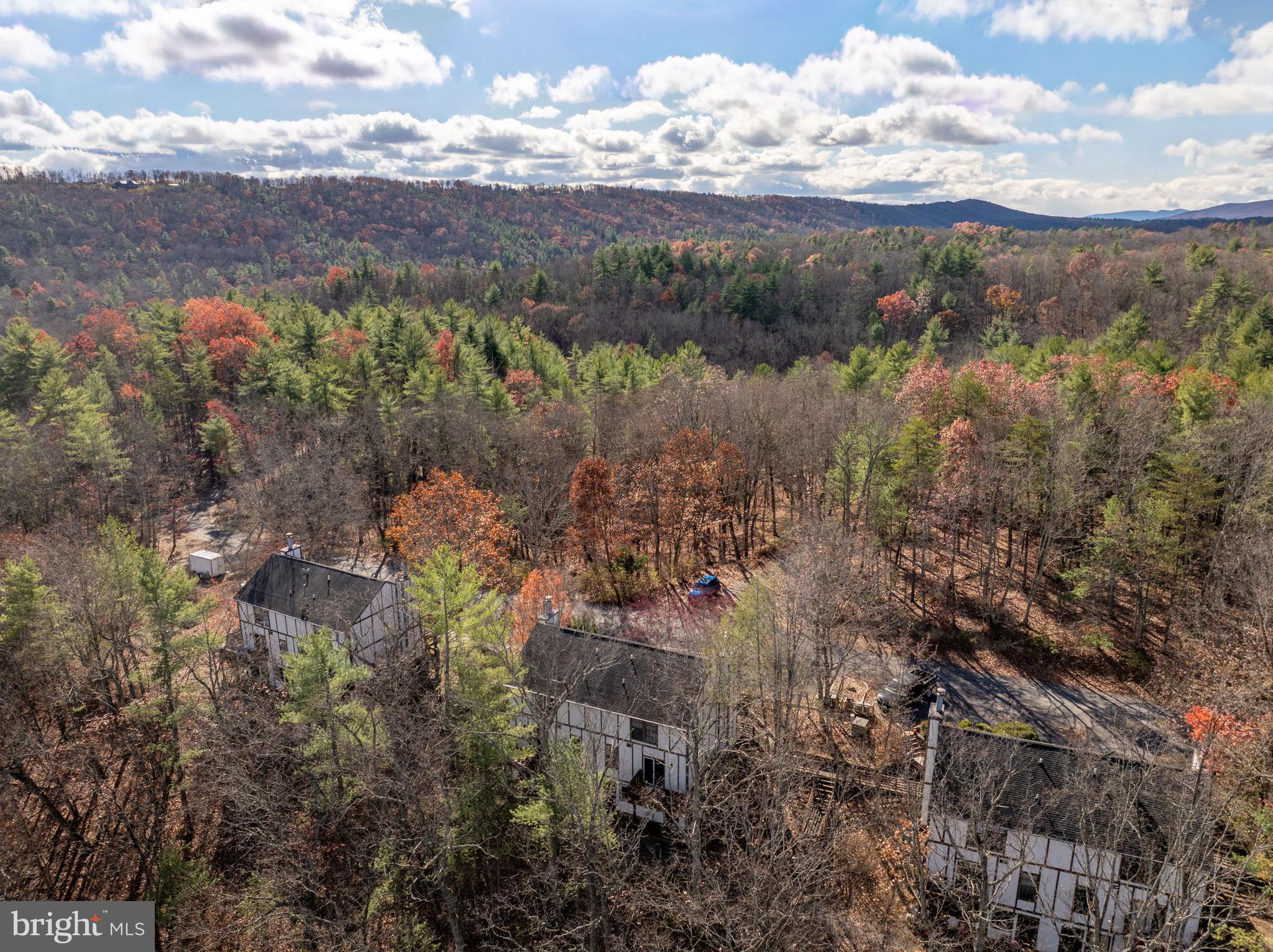 LAKEVIEW PEDESTAL HOMES - Residential