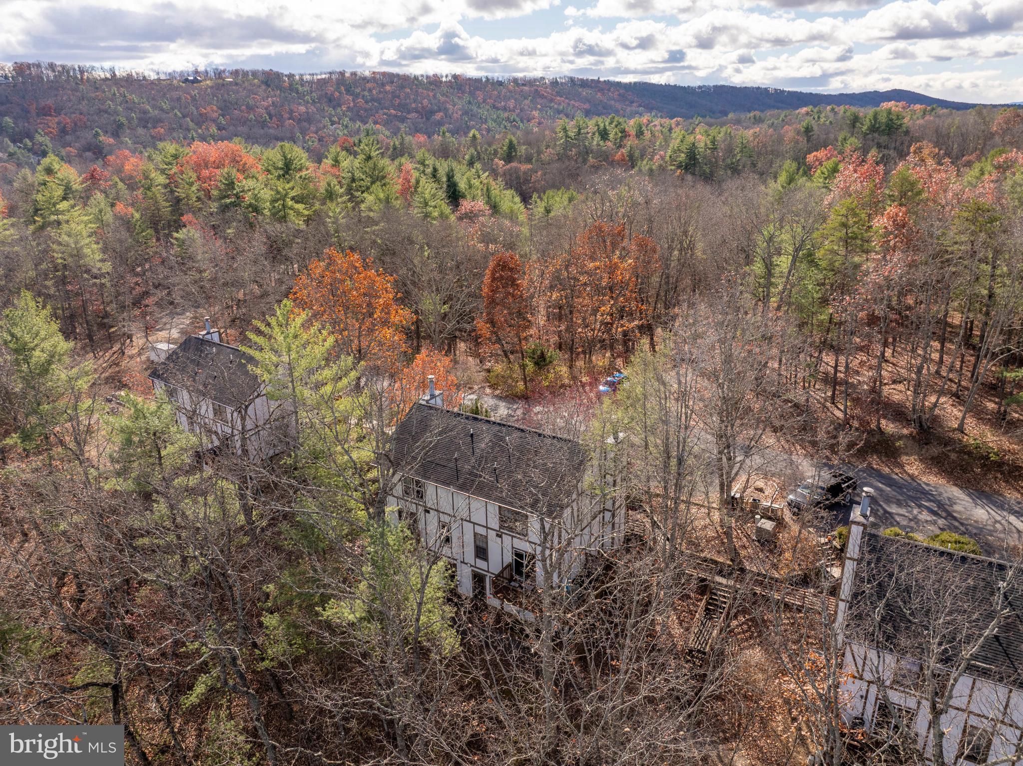 LAKEVIEW PEDESTAL HOMES - Residential