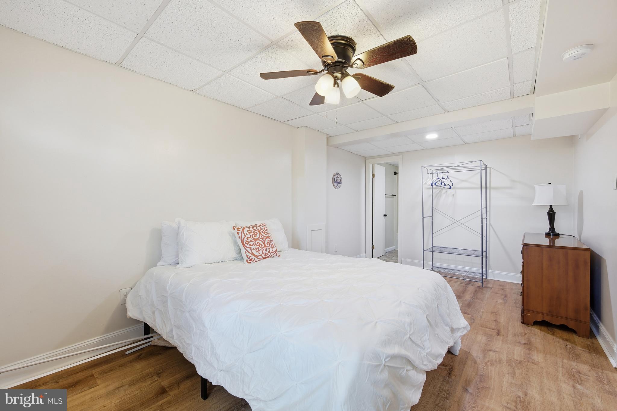 LAKEVIEW PEDESTAL HOMES - Residential