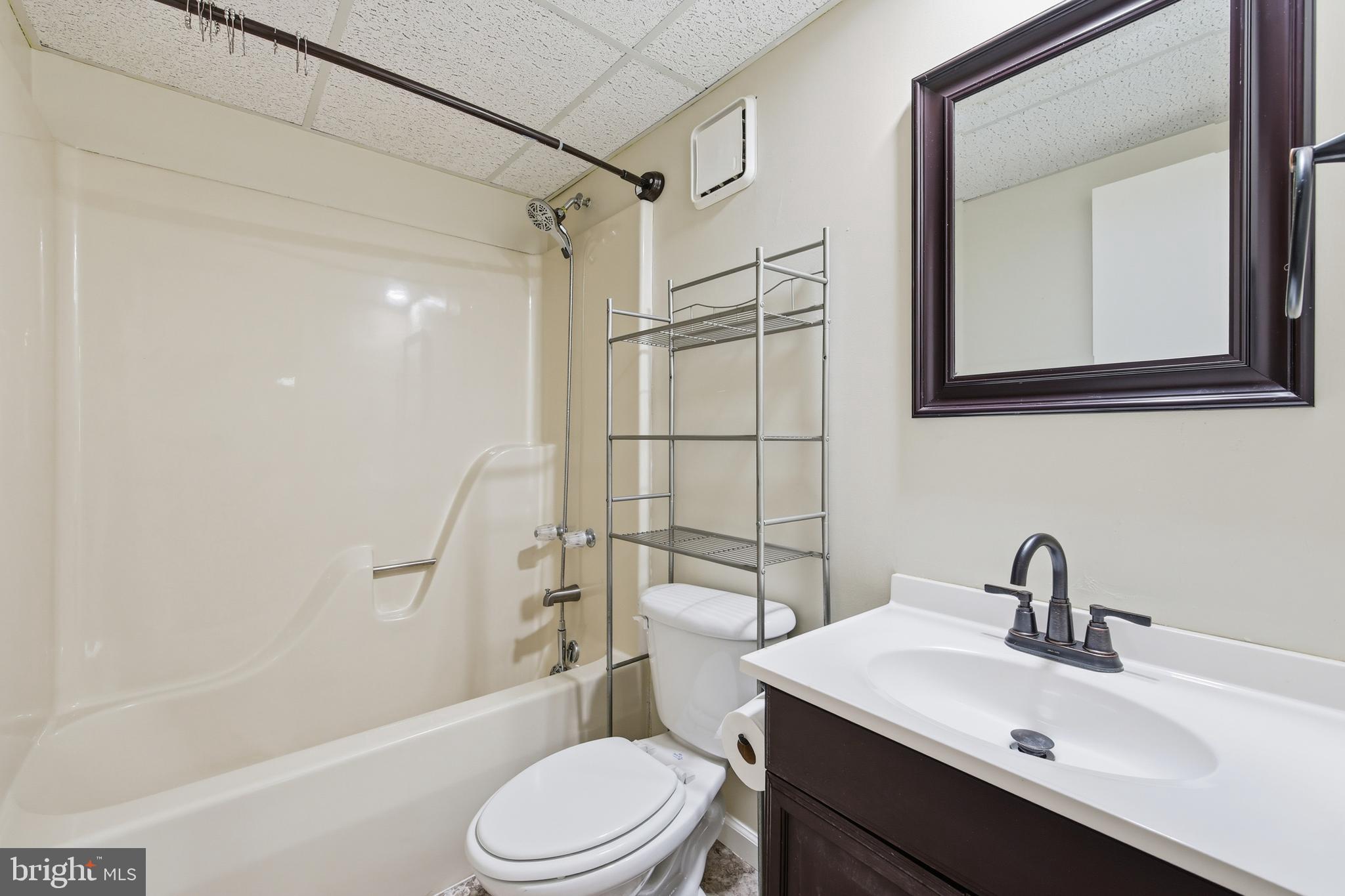 LAKEVIEW PEDESTAL HOMES - Residential