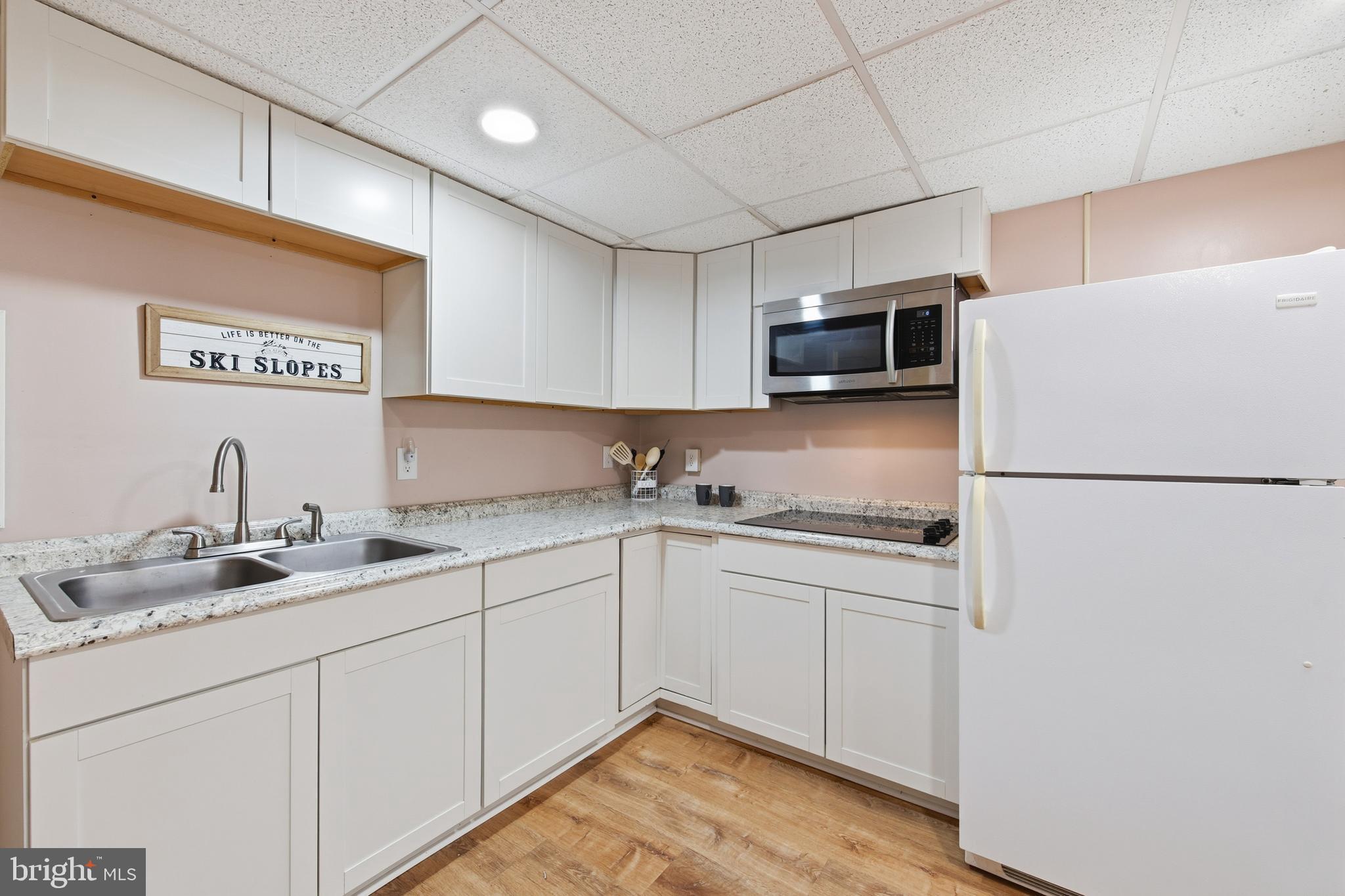 LAKEVIEW PEDESTAL HOMES - Residential