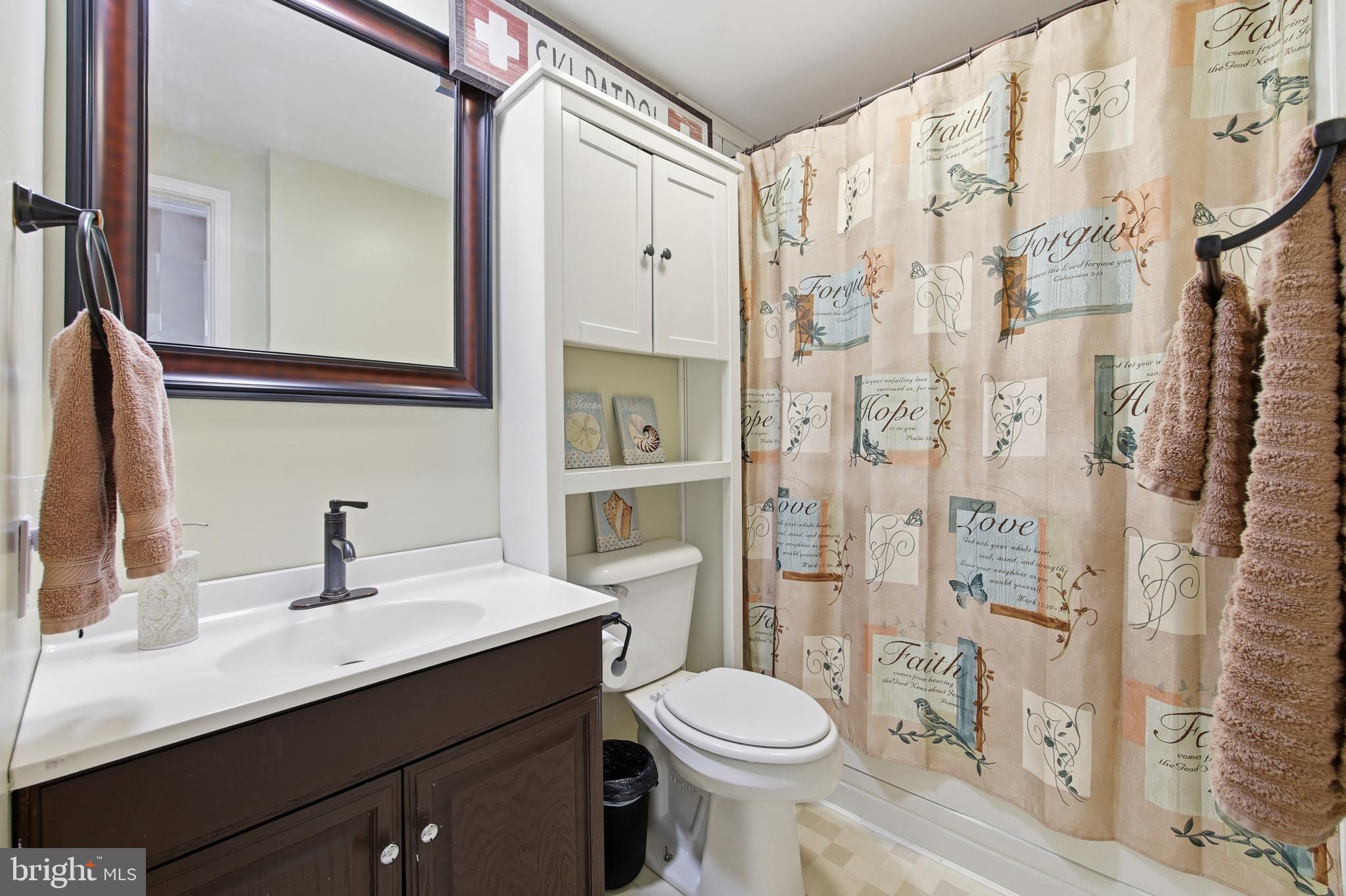 LAKEVIEW PEDESTAL HOMES - Residential