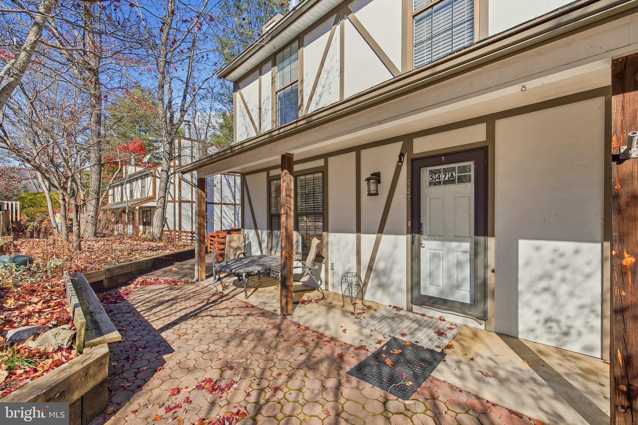 LAKEVIEW PEDESTAL HOMES - Residential