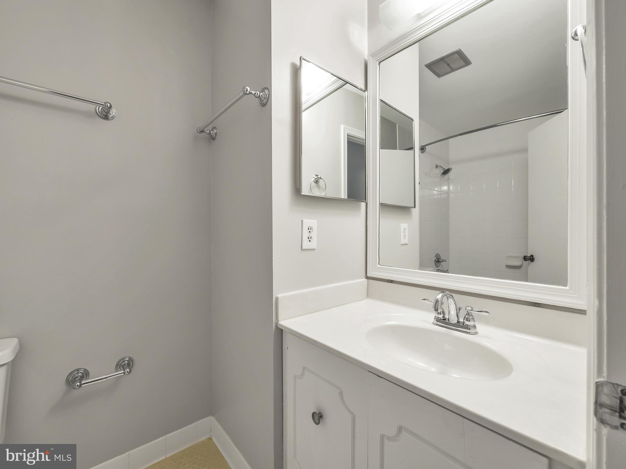 ROLLING VALLEY WEST - Residential Lease