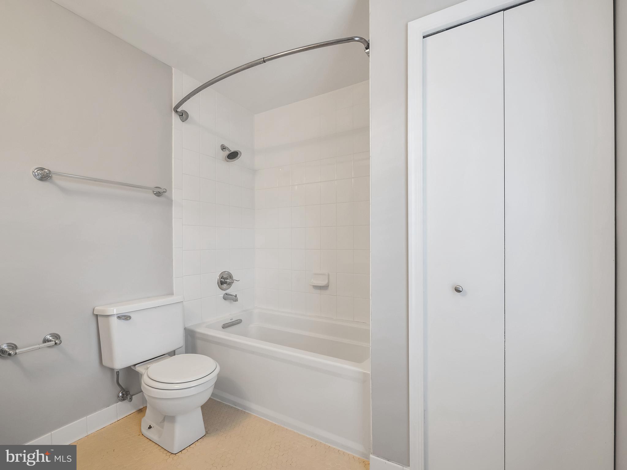 ROLLING VALLEY WEST - Residential Lease