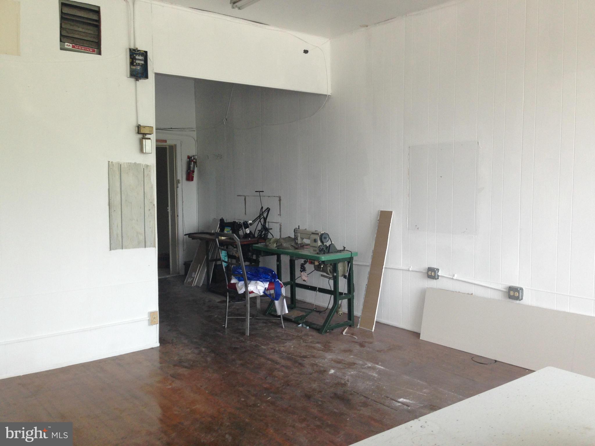 GRAY MANOR - Commercial Lease