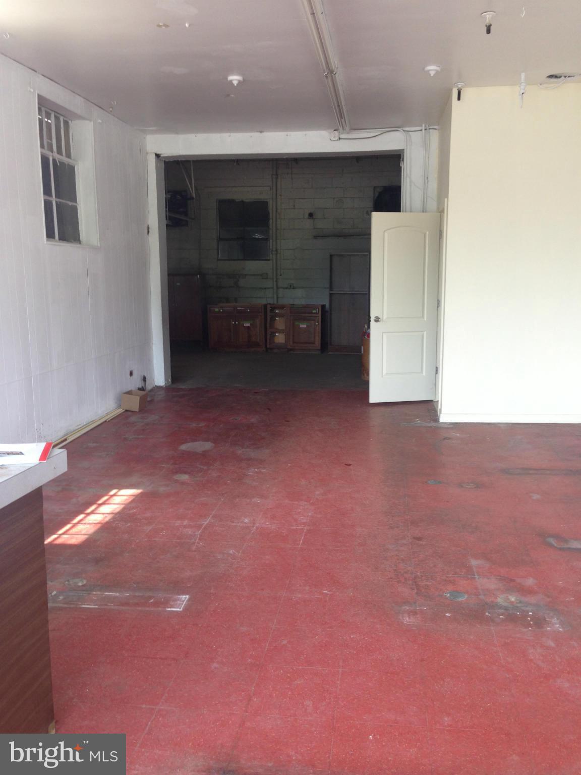 GRAY MANOR - Commercial Lease