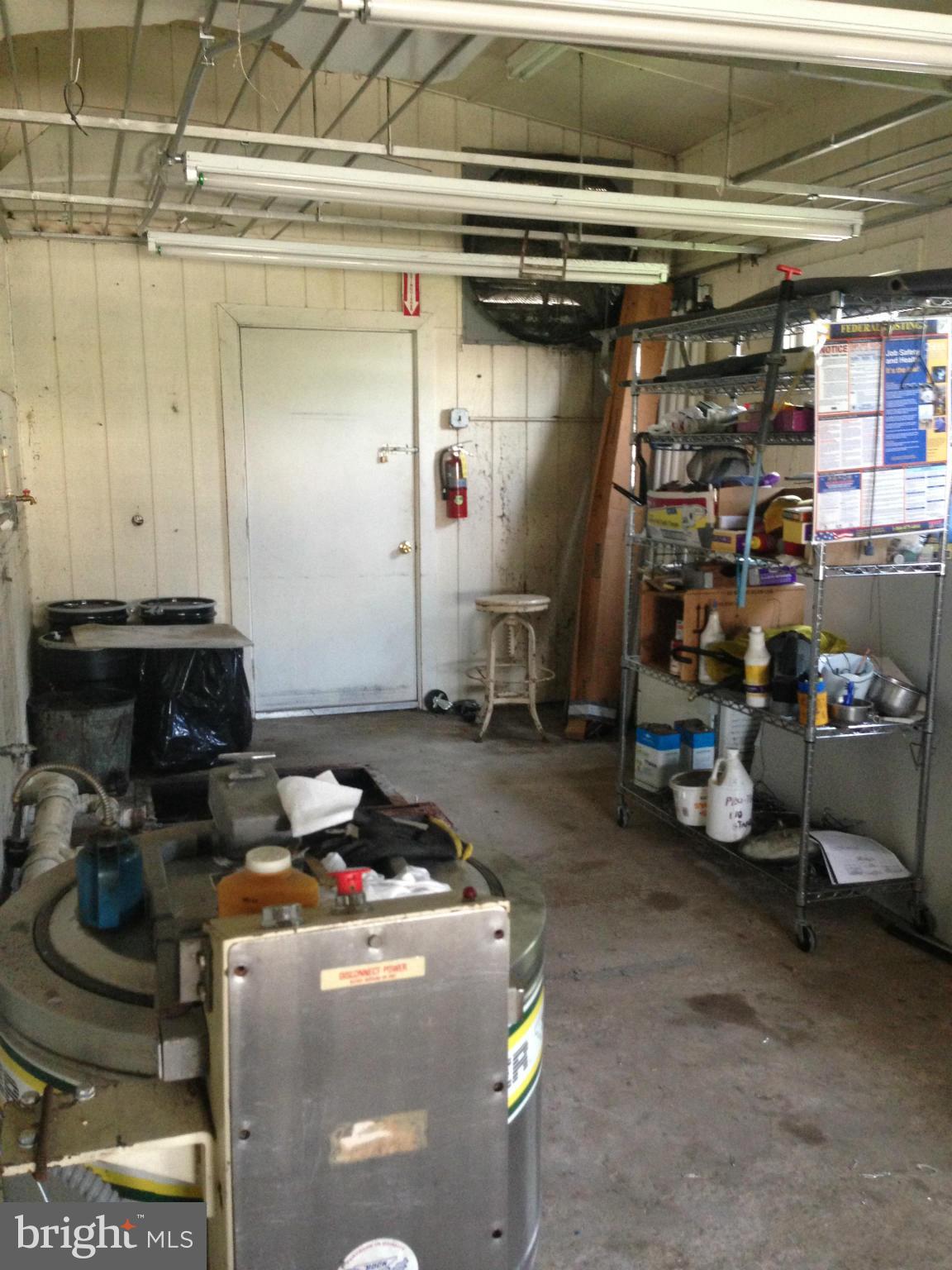 GRAY MANOR - Commercial Lease