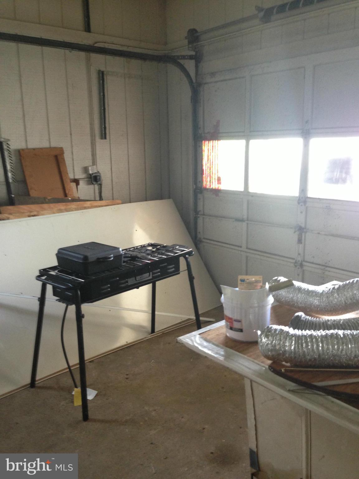 GRAY MANOR - Commercial Lease