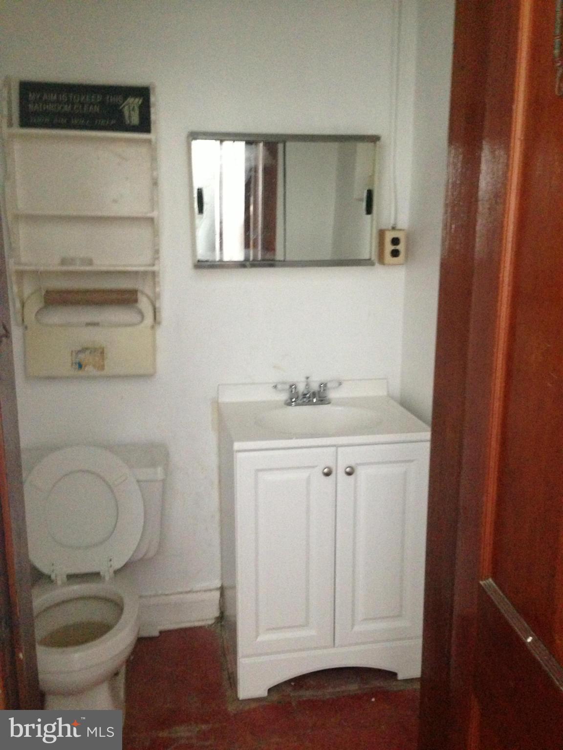 GRAY MANOR - Commercial Lease