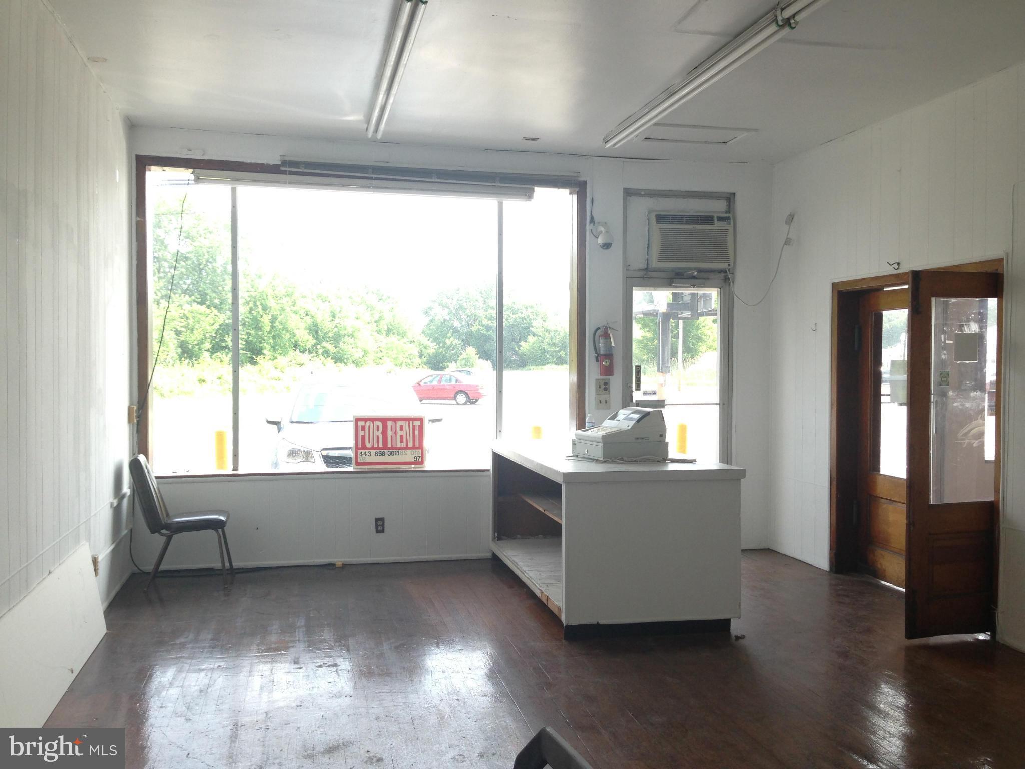 GRAY MANOR - Commercial Lease