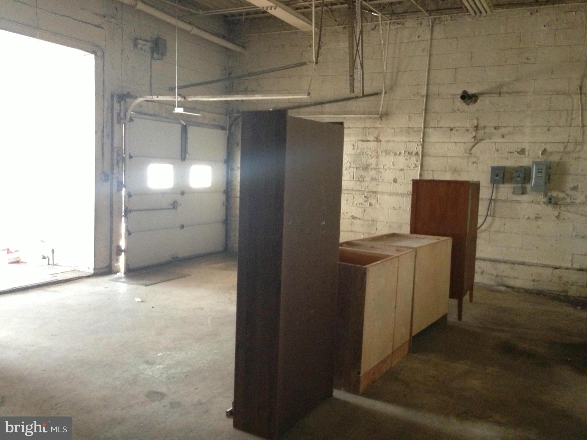 GRAY MANOR - Commercial Lease