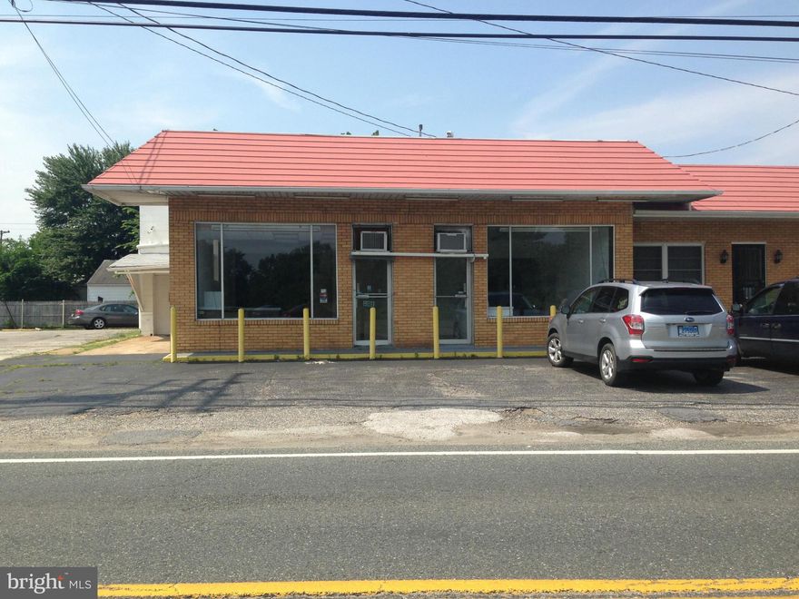 DUNDALK - Commercial Rental w/HUGE Potential.  Two side by side store fronts with 3 phase electric, 2 half baths & large storage area.  Previously operated as a tailor/dry cleaning.  Located on a heavily traveled road between Drug City & Papa's Smokehouse. Seller willing to make some improvements. Buyer responsible for verifying zoning.  Seller giving two months FREE RENT!