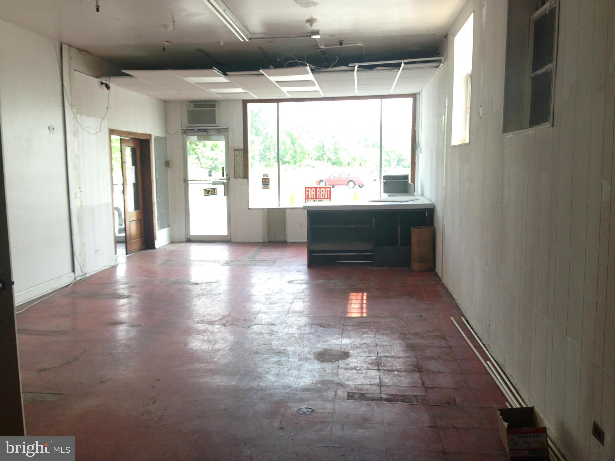 GRAY MANOR - Commercial Lease