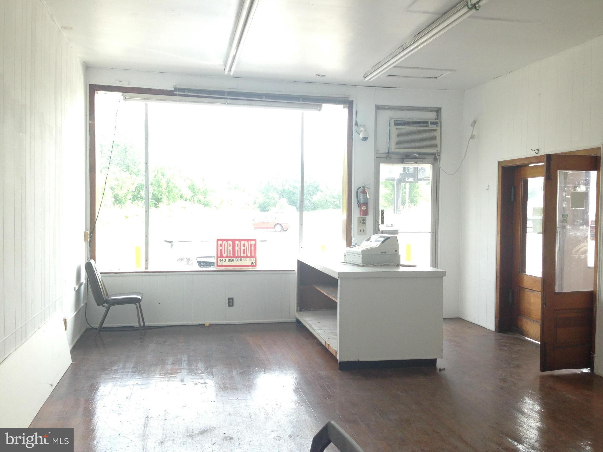 GRAY MANOR - Commercial Lease