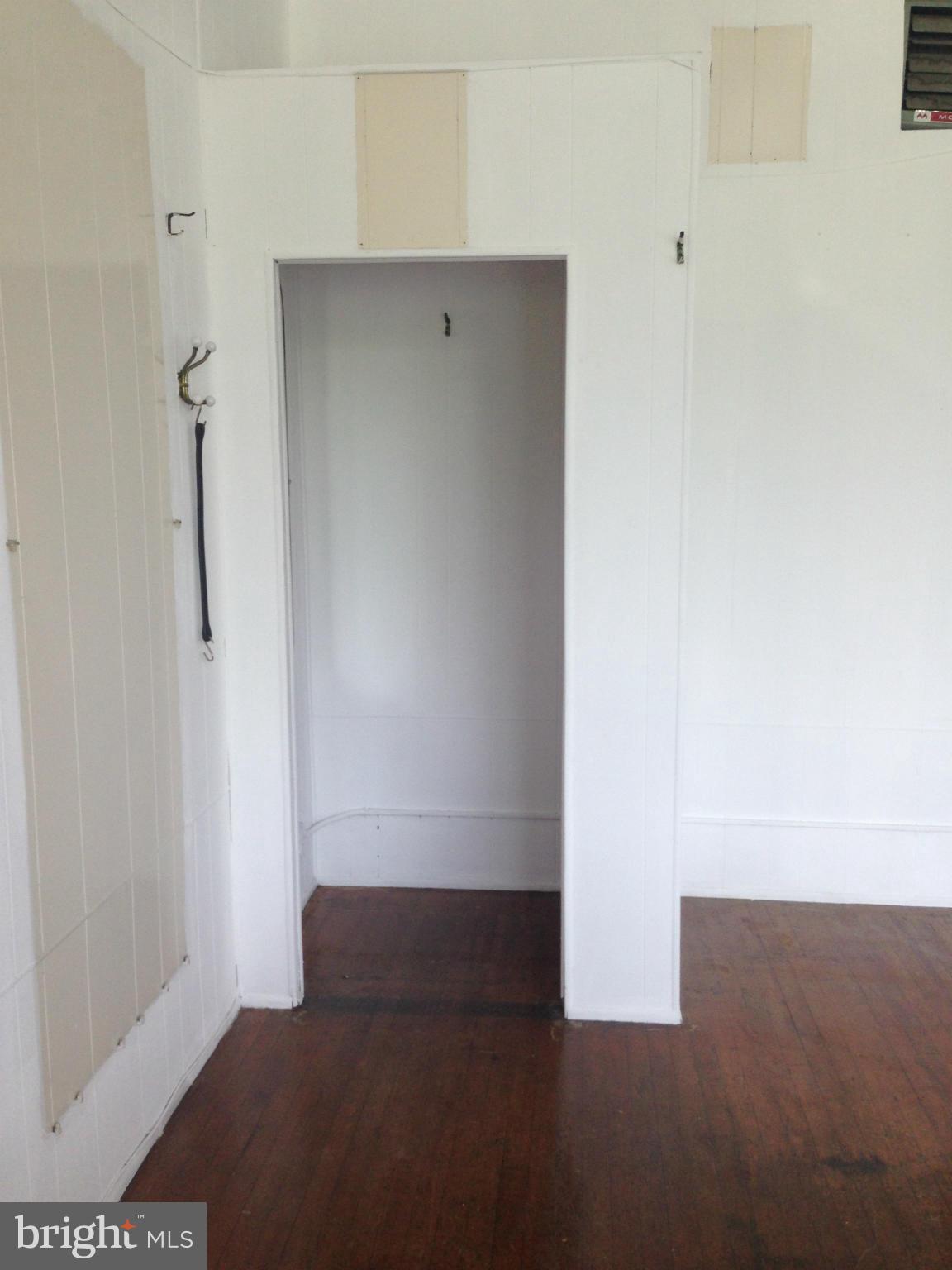 GRAY MANOR - Commercial Lease