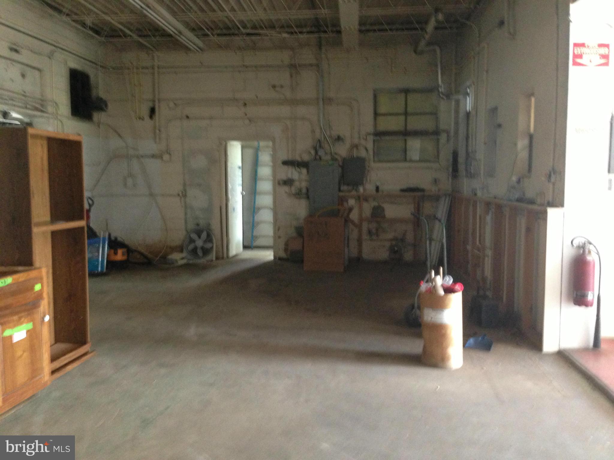 GRAY MANOR - Commercial Lease