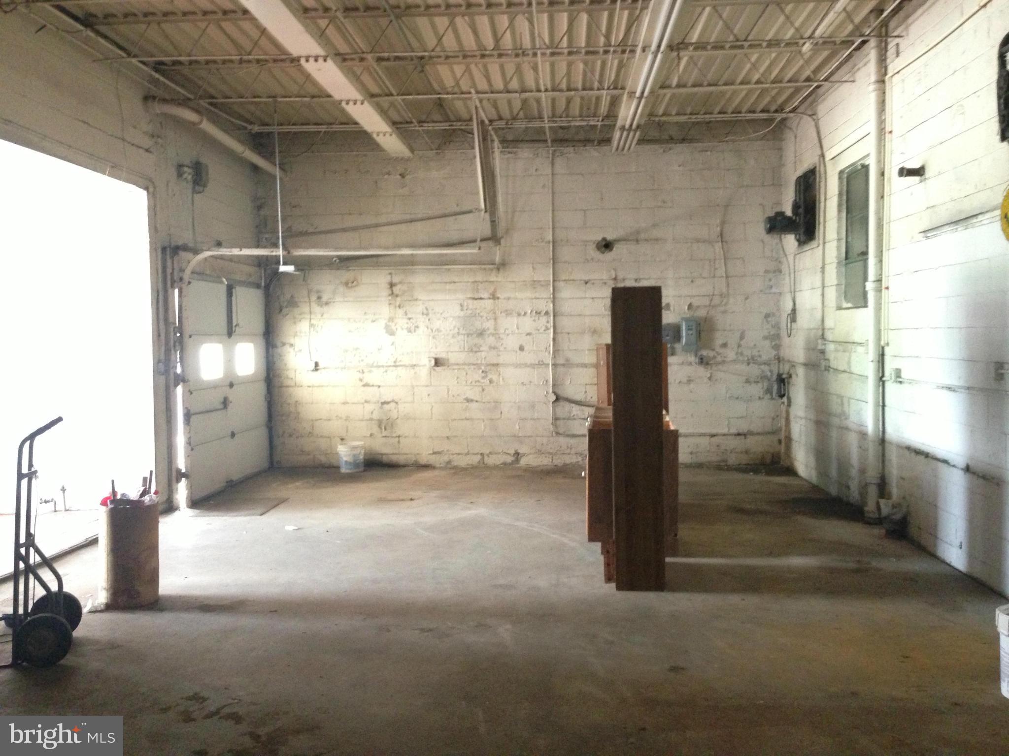 GRAY MANOR - Commercial Lease