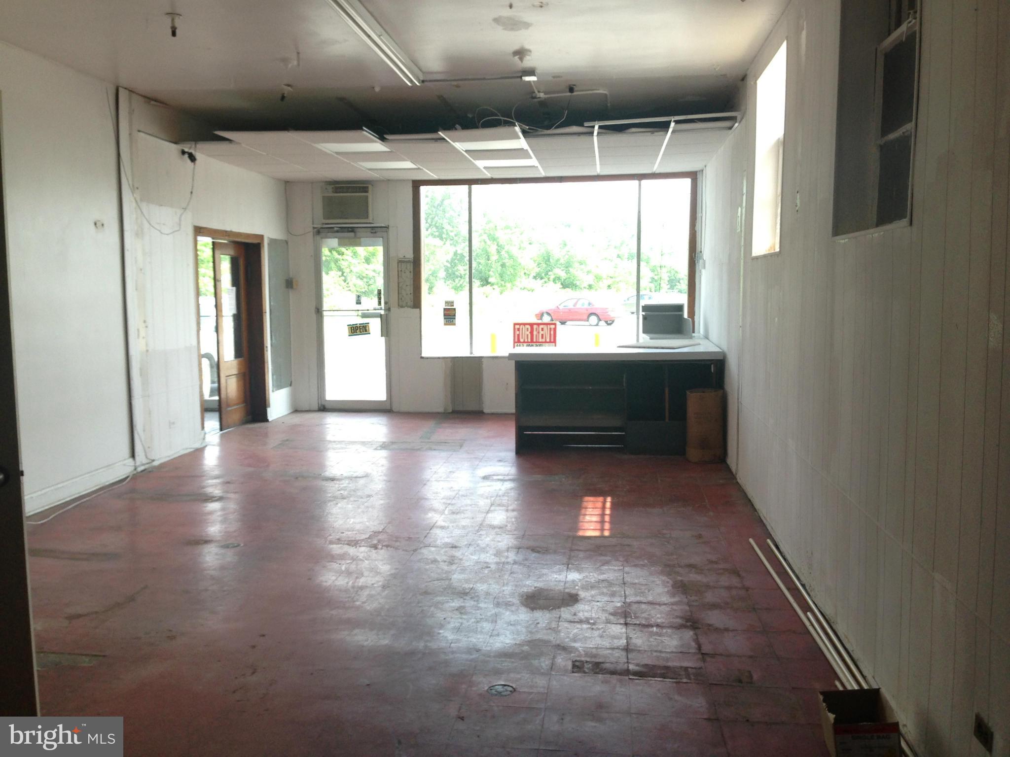 GRAY MANOR - Commercial Lease