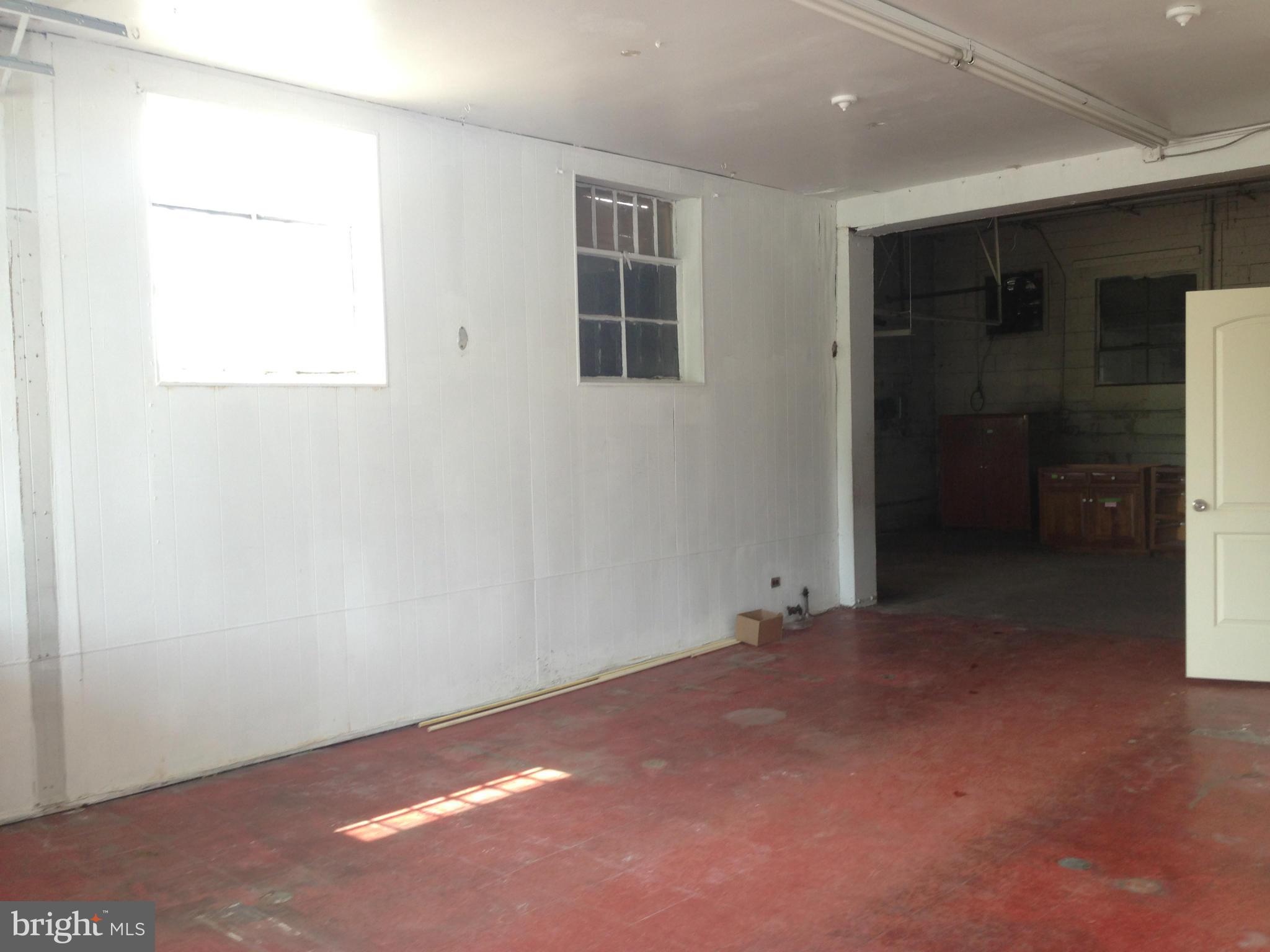 GRAY MANOR - Commercial Lease