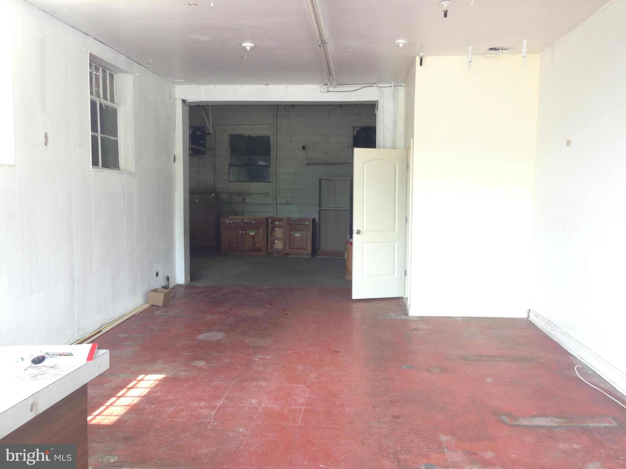 GRAY MANOR - Commercial Lease