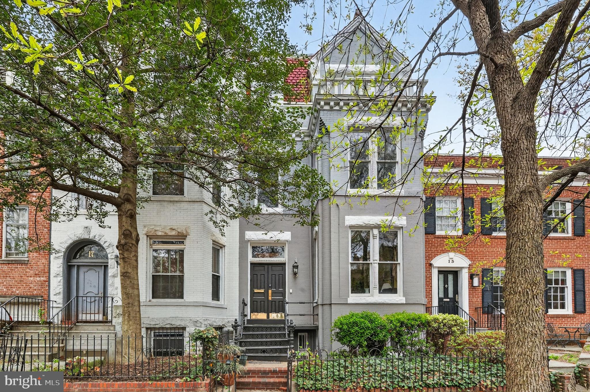 15 3RD STREET NE