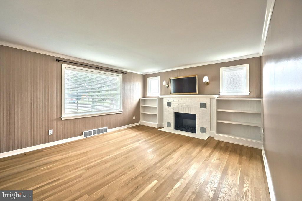 Photo of 215 N Stephen Place, HANOVER, PA 17331 (MLS # PAYK2090010)
