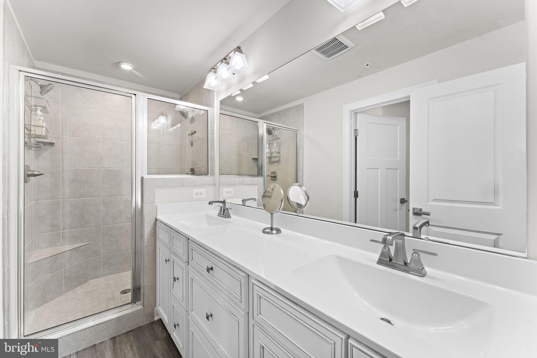 FOSTER'S GLEN - Residential