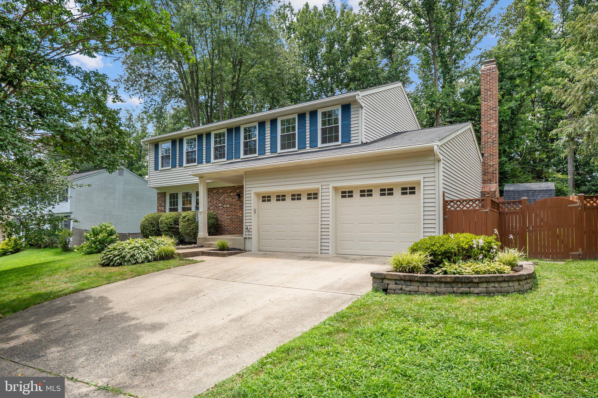 8695 YOUNG COURT
