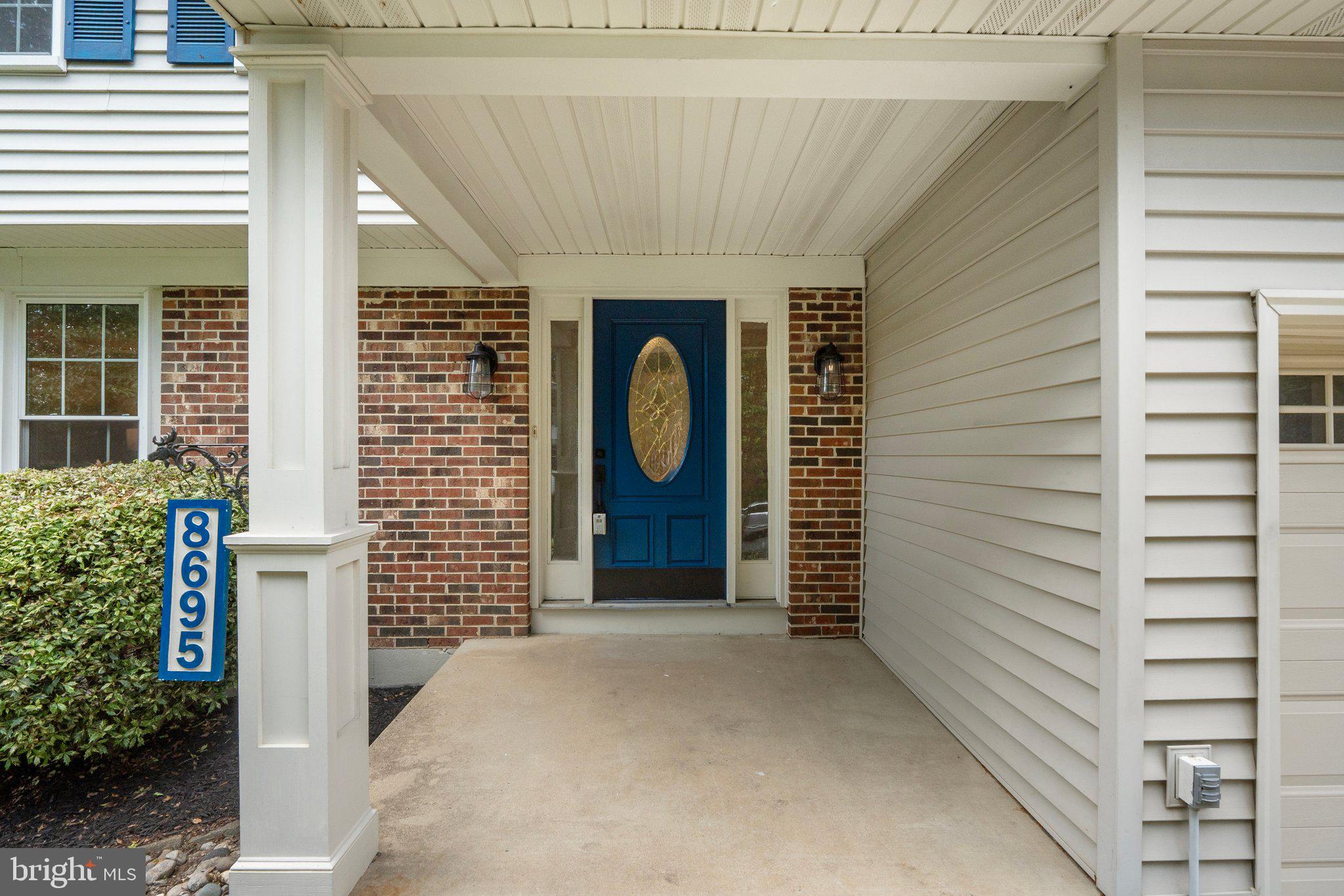 8695 YOUNG COURT